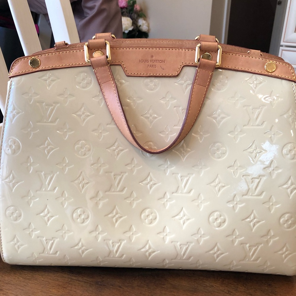 More pics of Louis Vuitton vernis brea GM